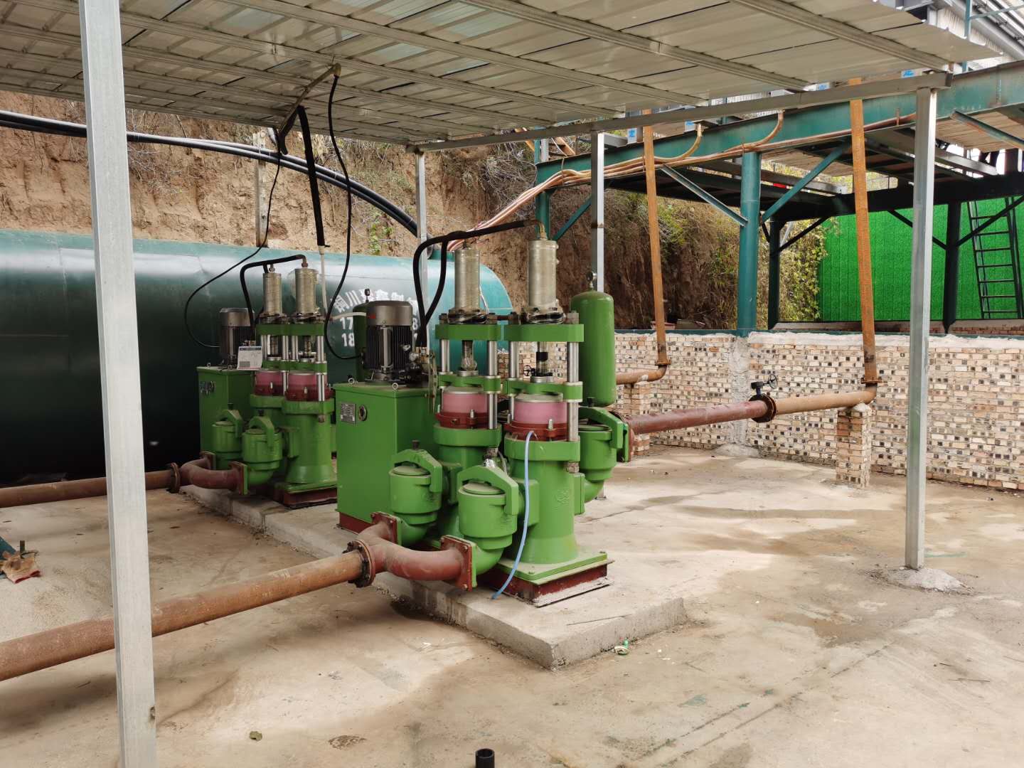 銅川洗沙污水處理-進(jìn)料泵.jpg
